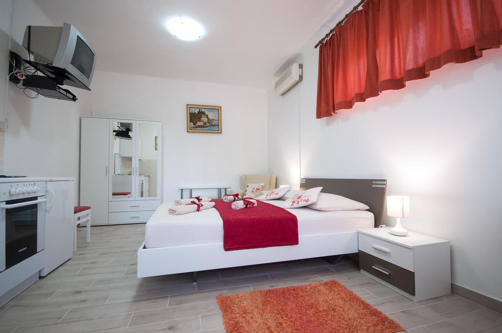 Apartments Srijemsi Млини Экстерьер фото